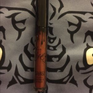 Metal Matte Lipstick in Reign